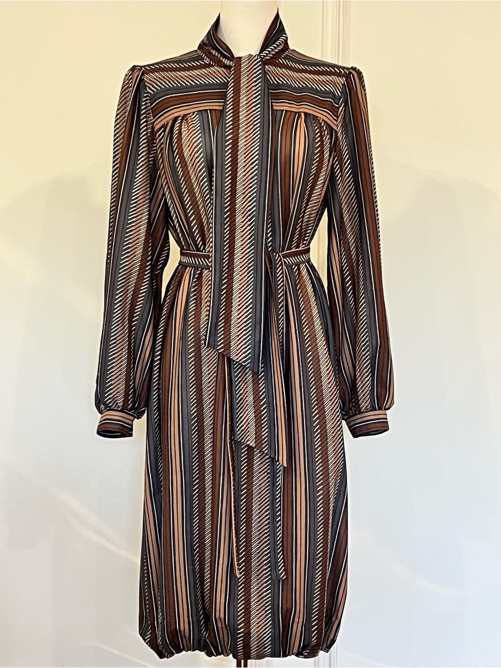 Vintage 70s Secretary Dress Brown Stripe Bow Scarf Neck Belted Blouson - Picture 2 of 8